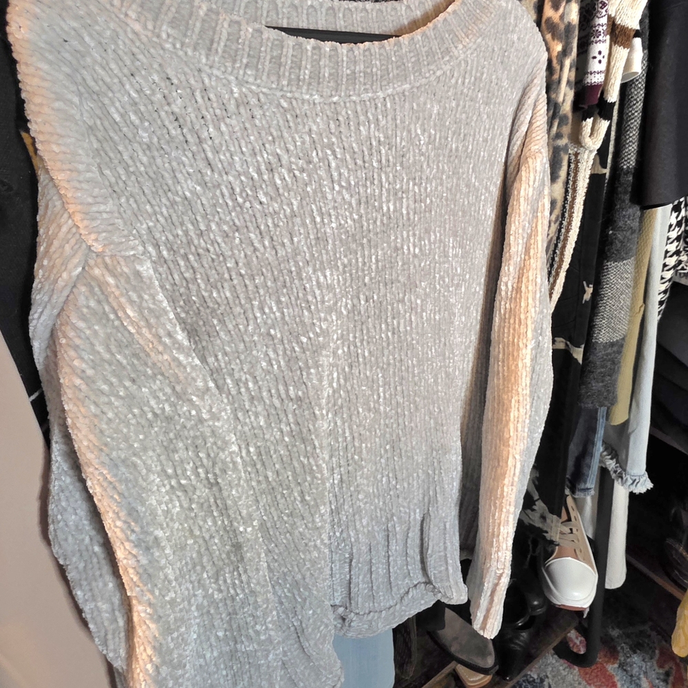 Cynthia Rowley Light Gray Crew Neck Sweater